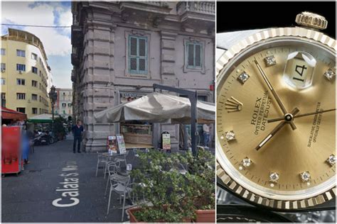 napoli turista scippato rolex